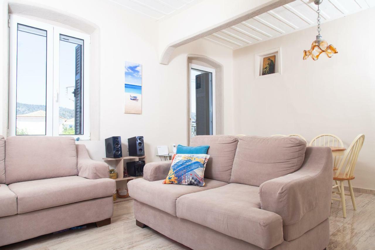 Villa @ Poros Poros Town Екстериор снимка